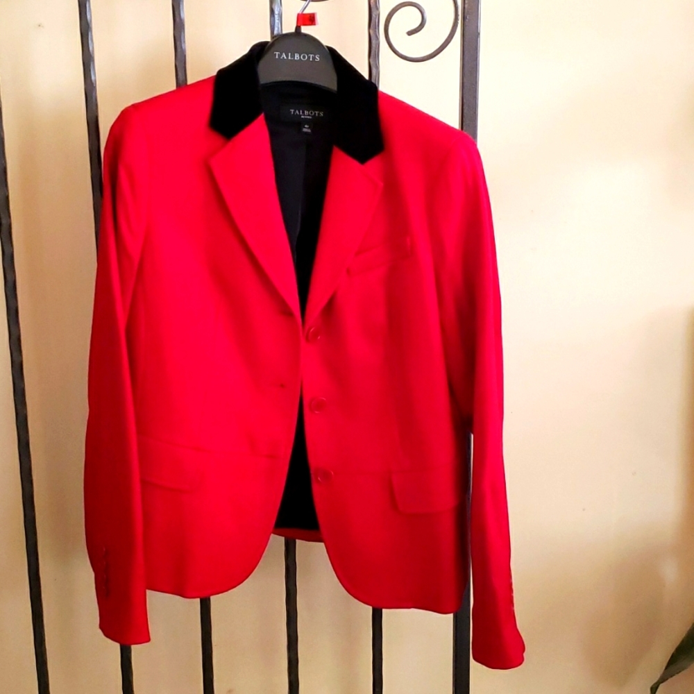 Red Wool Jacket w/ black collar 4P